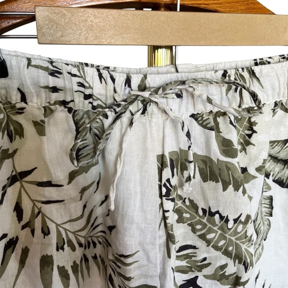 C&C California 100% Linen Green and White Leaf Print Women's Shorts Tropical - Picture 2 of 9